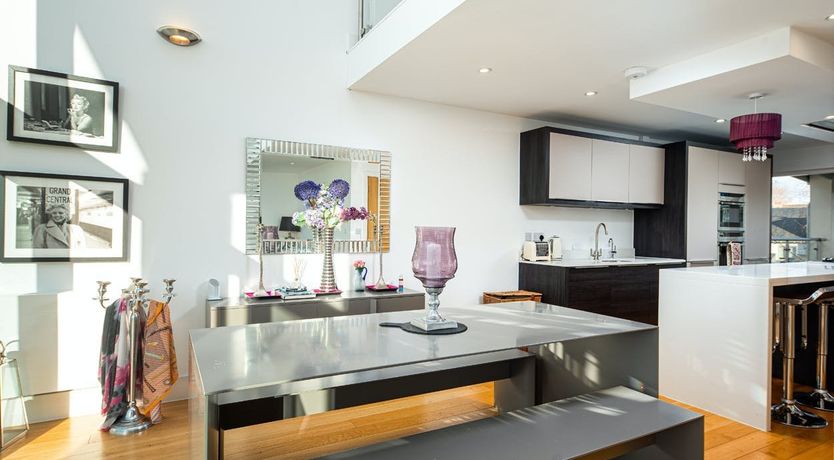 Photo of Oak by the Lake