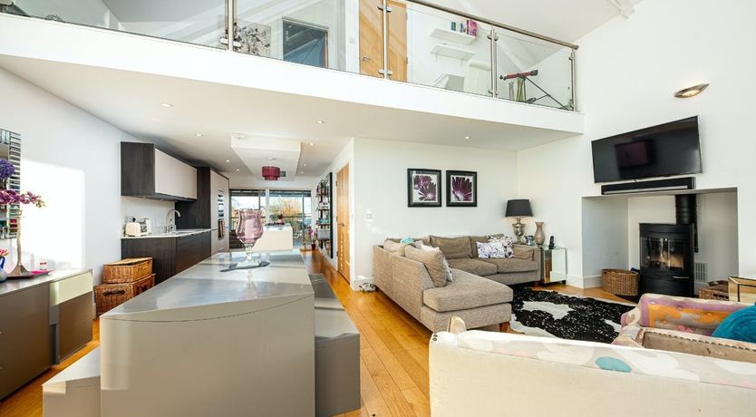 Photo of Oak by the Lake