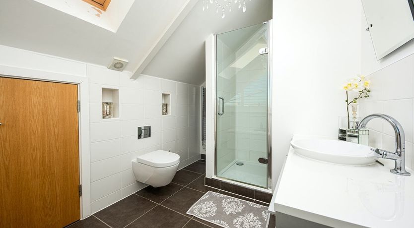 Photo of Oak by the Lake