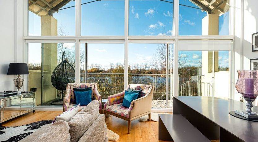 Photo of Oak by the Lake