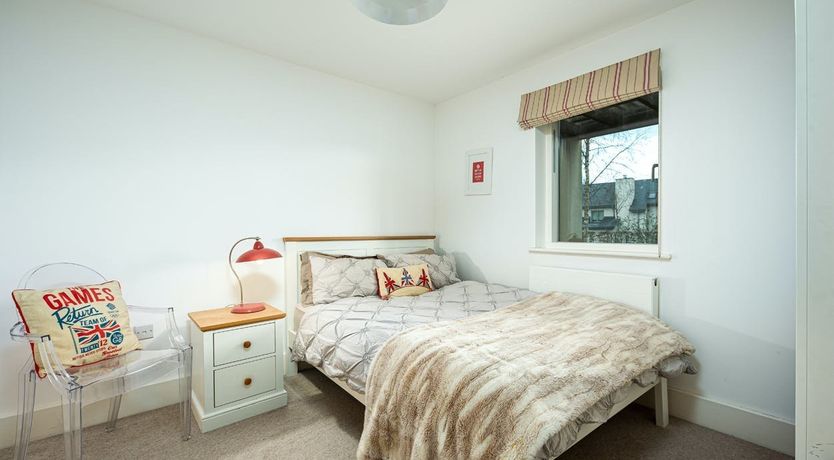 Photo of Oak by the Lake