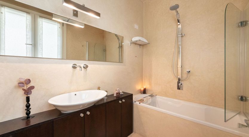 Photo of Florence Jewel