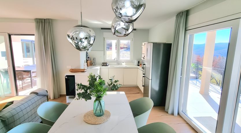 Photo of Mountain Alabaster