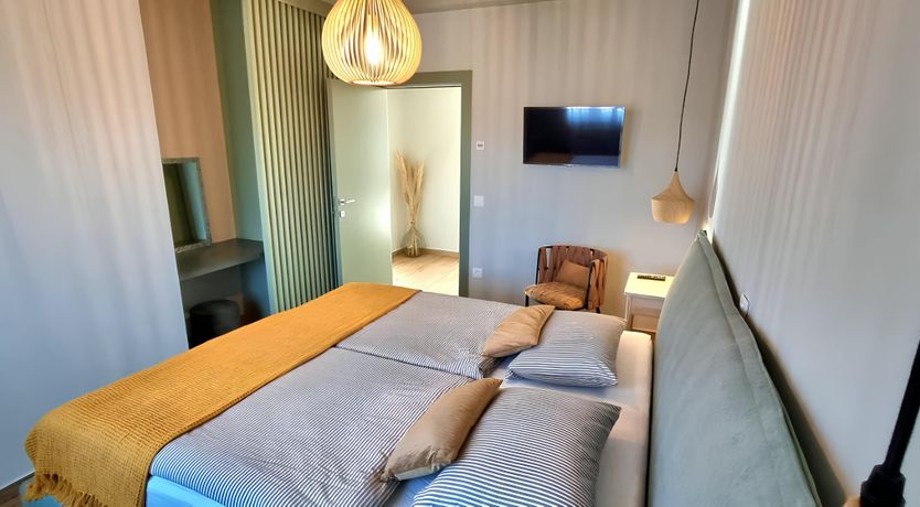 Photo of Mountain Alabaster