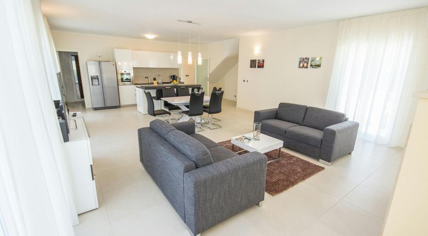 Photo of Sweet & Bright