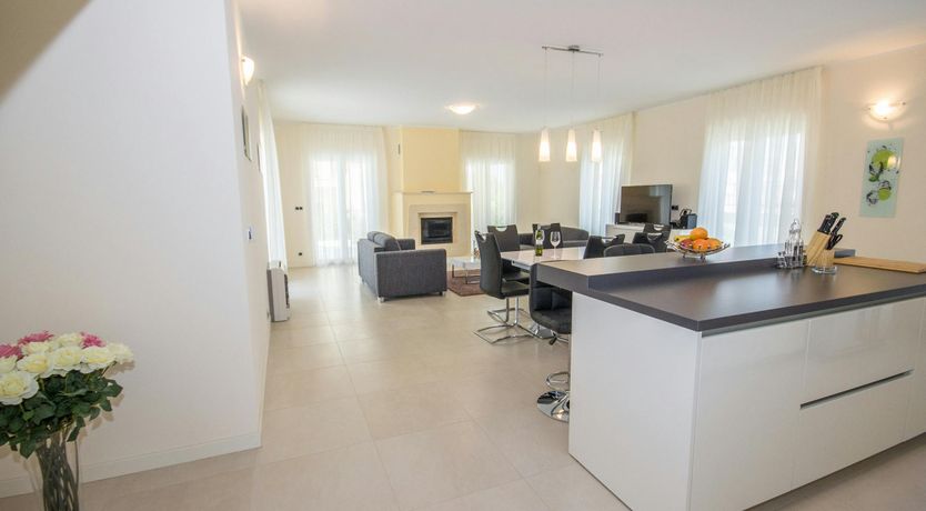 Photo of Sweet & Bright