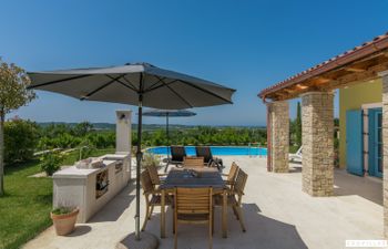 Orchard Haze Holiday Home