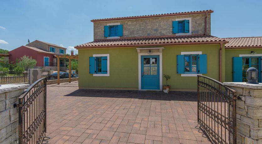 Photo of Orchard Haze