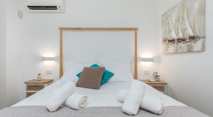 Photo of The Golden Colours