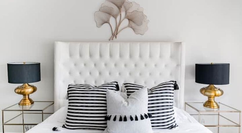 Photo of Holla, Holla