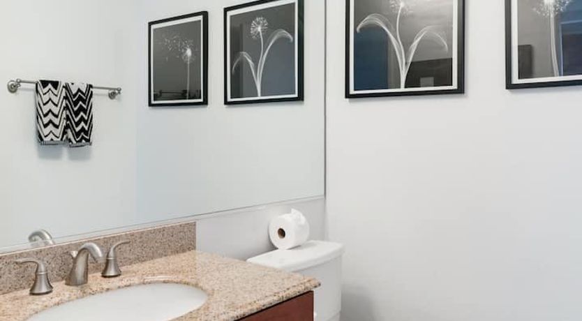 Photo of Holla, Holla