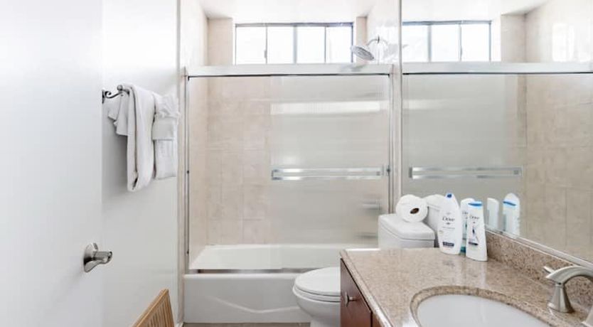 Photo of Holla, Holla