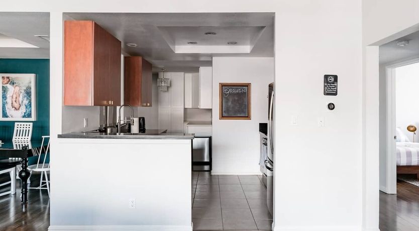 Photo of Holla, Holla