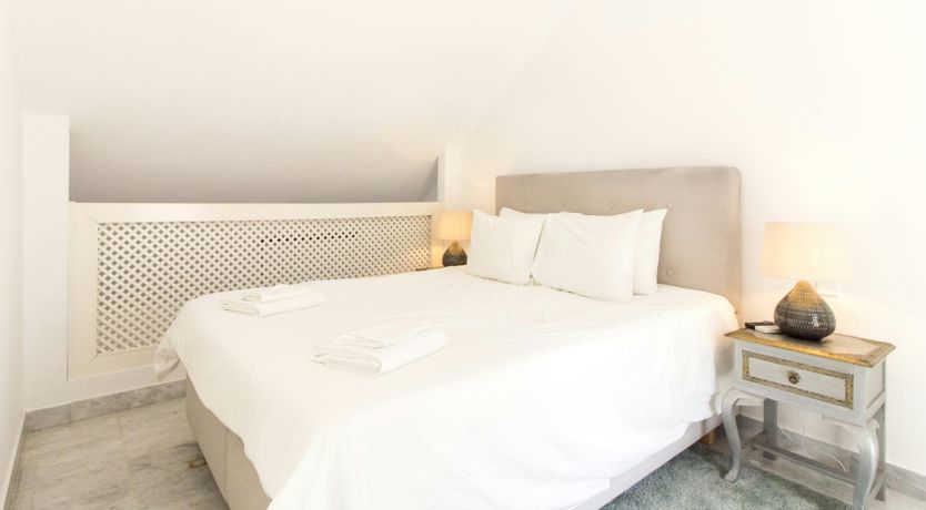 Photo of Marbella, Calling