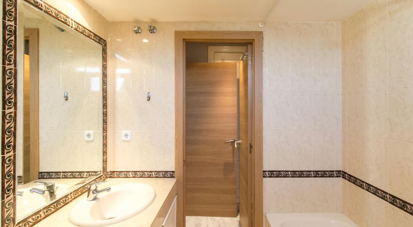 Photo of Marbella, Calling