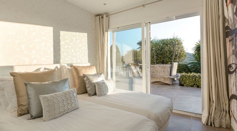 Photo of White Sand Bay