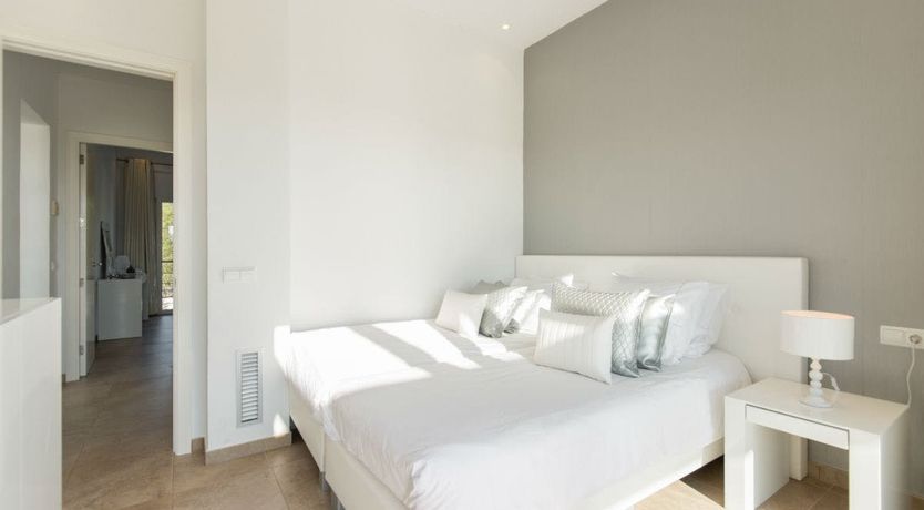 Photo of White Sand Bay