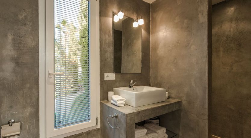 Photo of White Sand Bay