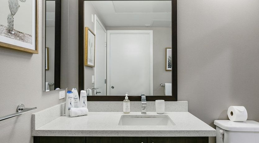 Photo of Miracle on Wilshire