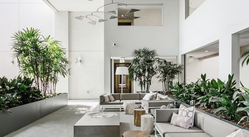 Photo of Miracle on Wilshire