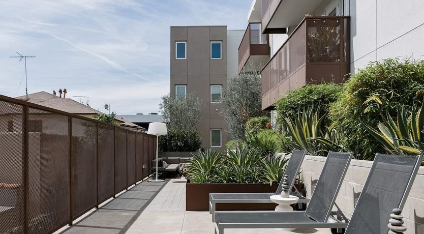 Photo of Miracle on Wilshire