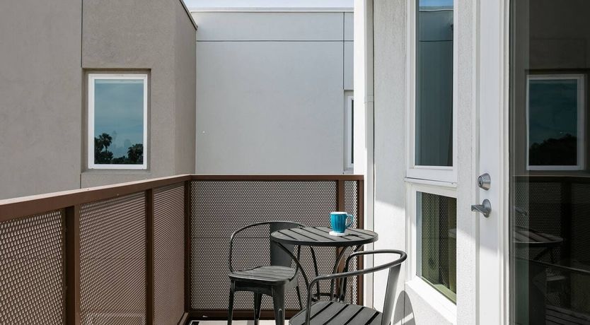 Photo of Miracle on Wilshire