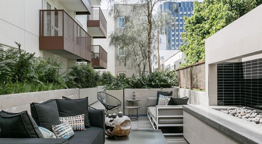 Photo of Miracle on Wilshire