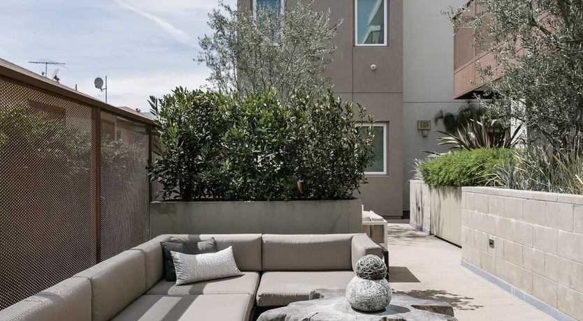 Photo of Miracle on Wilshire