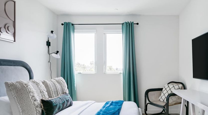 Photo of Miracle on Wilshire