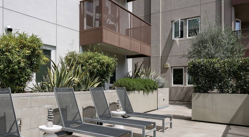 Photo of Miracle on Wilshire