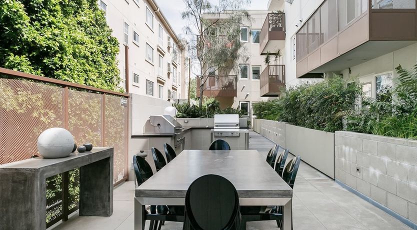 Photo of Miracle on Wilshire