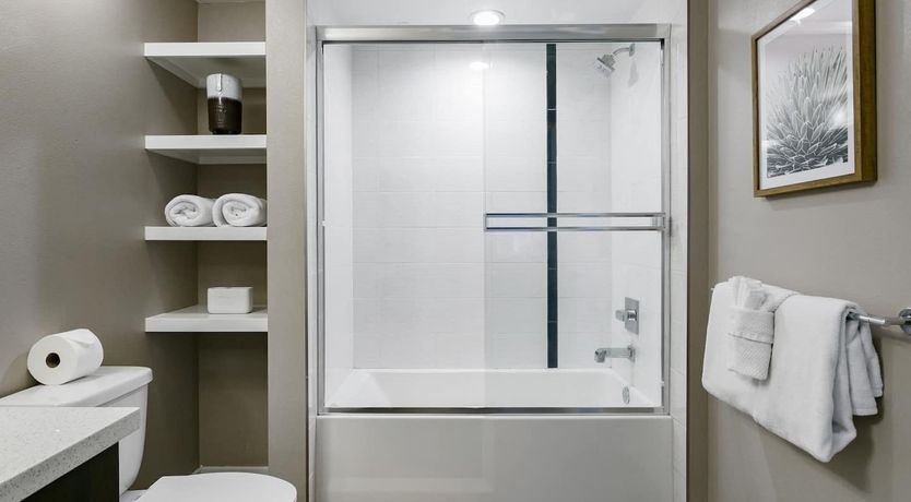 Photo of Miracle on Wilshire