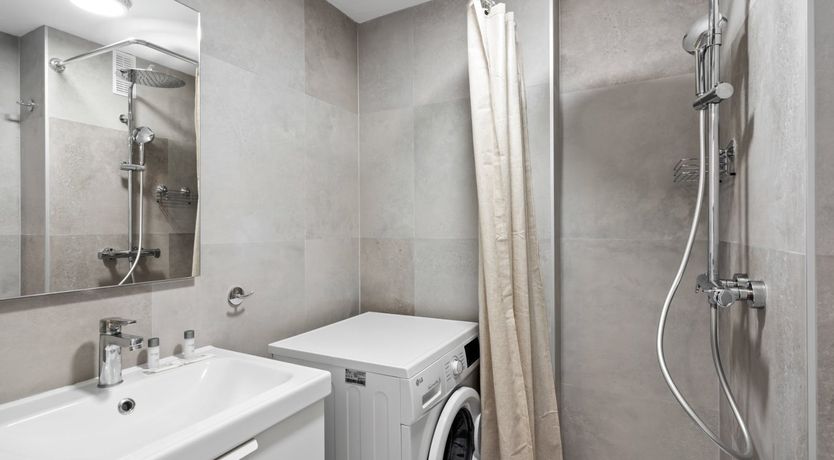 Photo of Jade Breeze