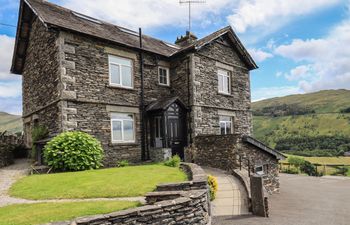 Valley View Holiday Cottage