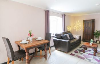 Garden Apartment Apartment