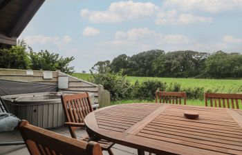 Walnut Holiday Cottage