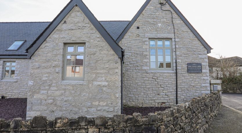 Photo of Ysgol Fawr (Big School)