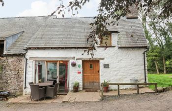 Ty  Fferm Hen Holiday Cottage