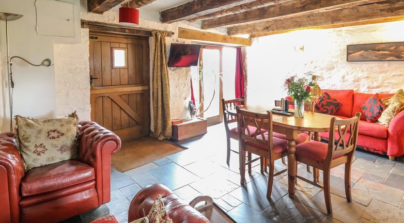 Photo of Ty  Fferm Hen