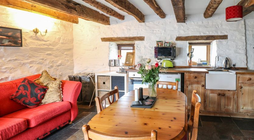 Photo of Ty  Fferm Hen