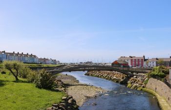 Y Bwthyn Bach Holiday Cottage