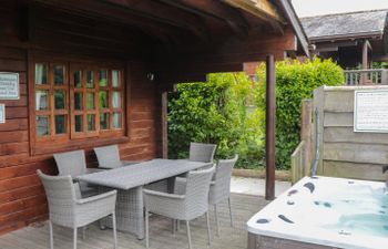 Pine Holiday Cottage