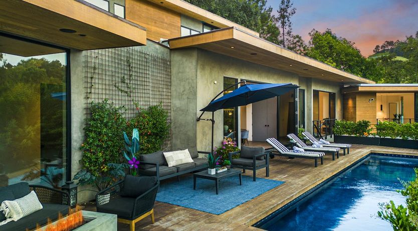 Photo of Contemporary Retreat