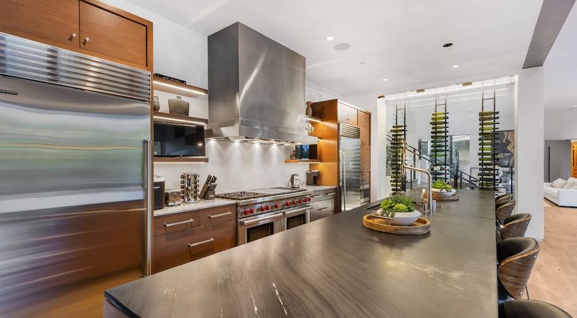 Photo of Contemporary Retreat