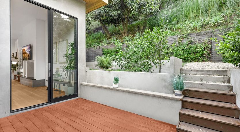 Photo of Contemporary Retreat