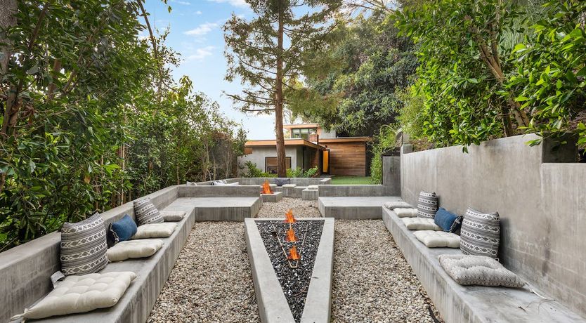 Photo of Contemporary Retreat