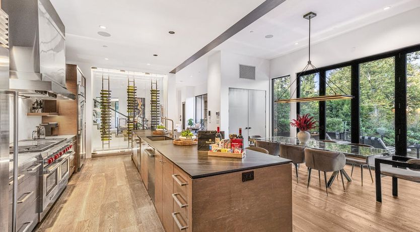 Photo of Contemporary Retreat