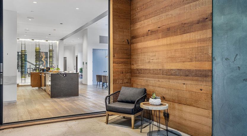 Photo of Contemporary Retreat