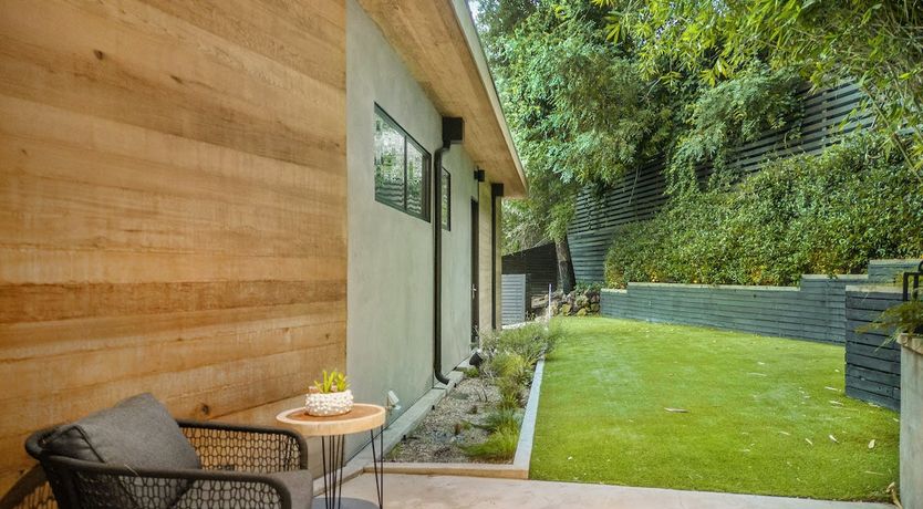 Photo of Contemporary Retreat