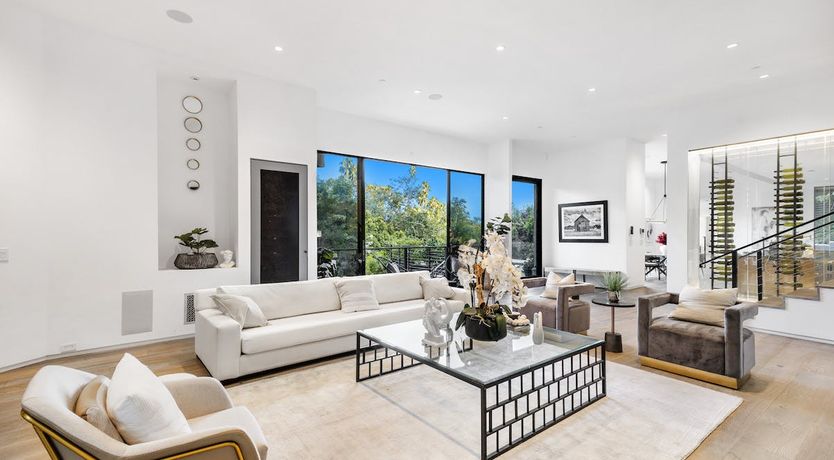 Photo of Contemporary Retreat